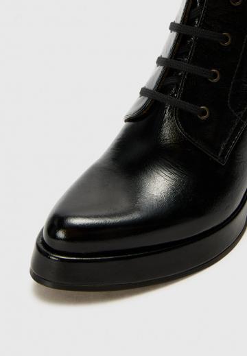 Сапожки на танкетке