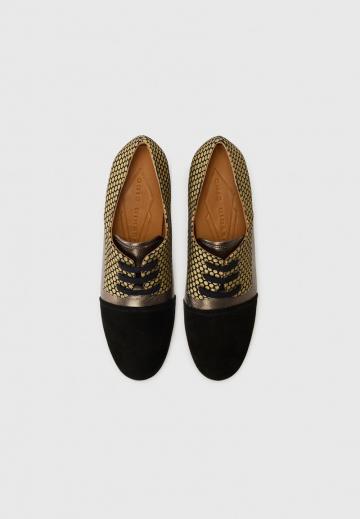 Туфли на шнуровке