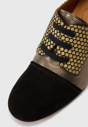 Туфли на шнуровке