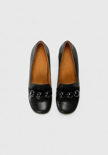 Туфли с высоким носом