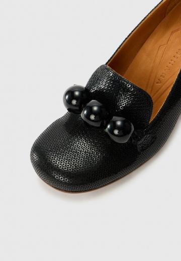 Туфли с высоким носом