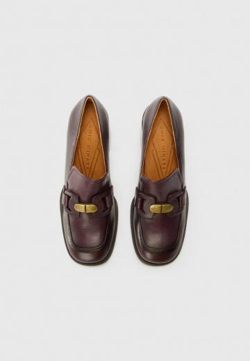 Туфли на высоком каблуке