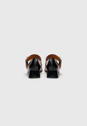 Туфли с ремешком