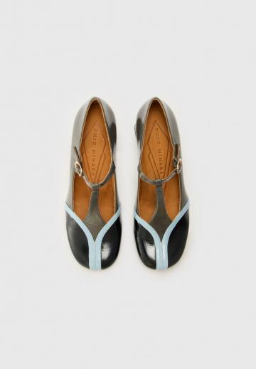 Туфли с высоким носом