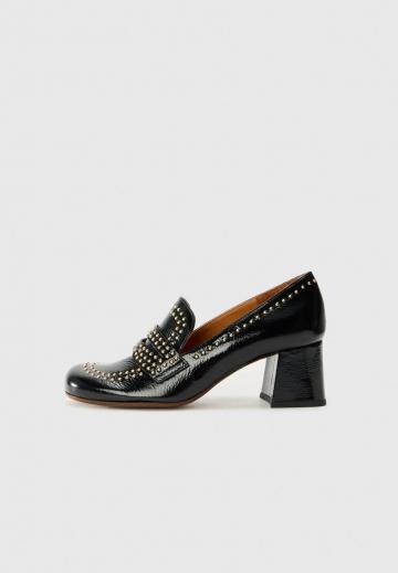 Туфли с высоким носом