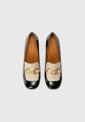 Туфли с высоким носом