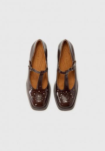 Туфли с высоким носом