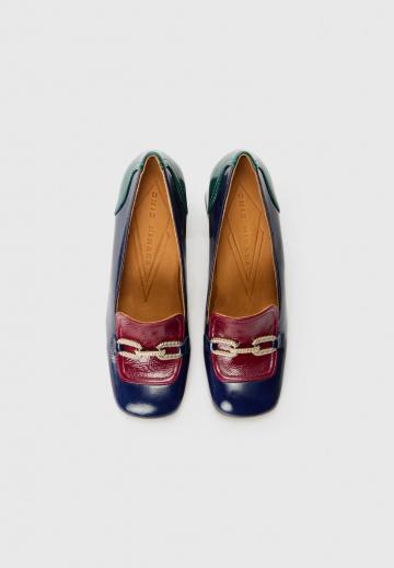 Туфли с высоким носом