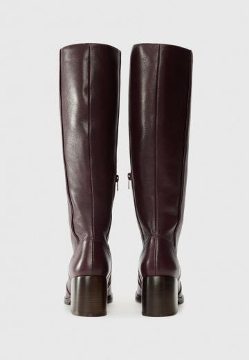 Высокие сапоги