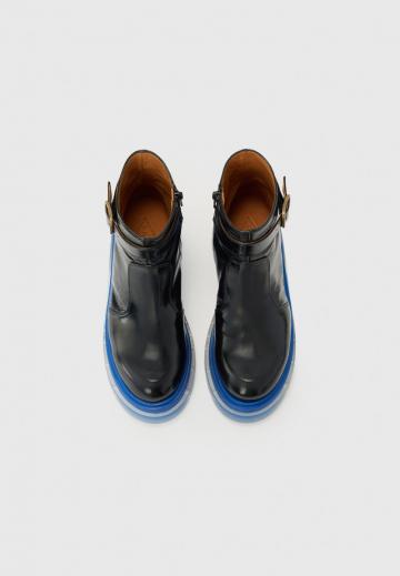 Сапожки на танкетке