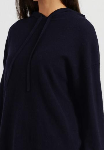 Пуловер с капюшоном