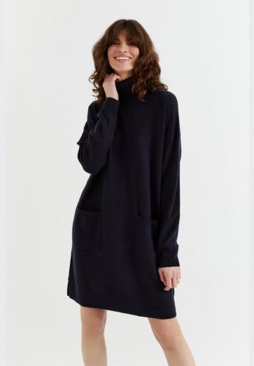 Вязаное платье