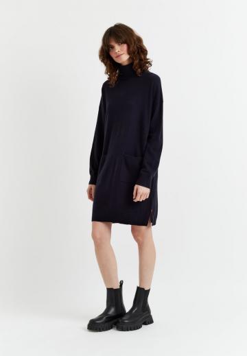 Вязаное платье