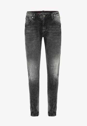 Узкие джинсы