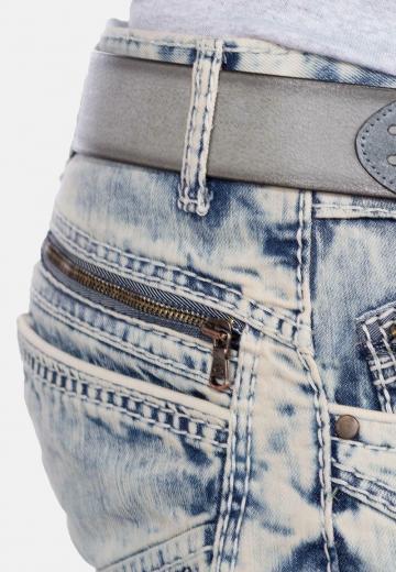 Узкие джинсы