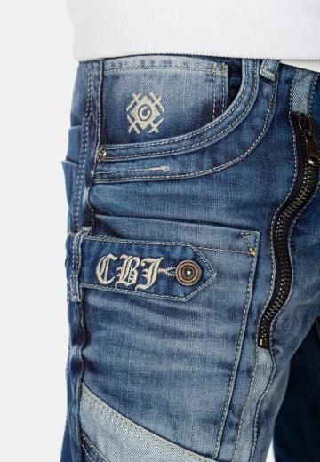 Узкие джинсы