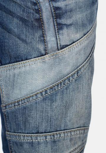 Узкие джинсы