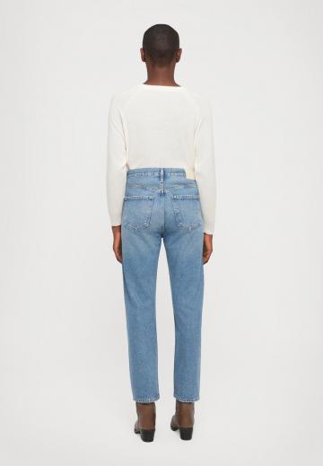 Прямые джинсы