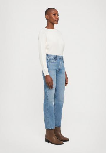 Прямые джинсы