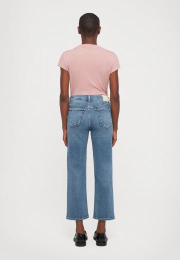 Короткие джинсы