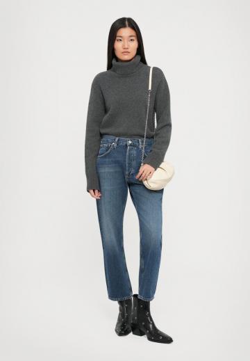 Прямые джинсы