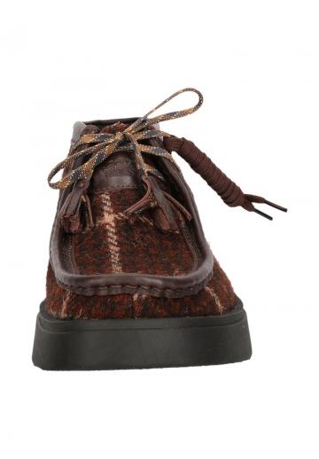 Ботинки на шнуровке