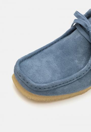 Ботинки на шнуровке