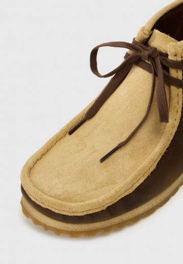 Ботинки на шнуровке