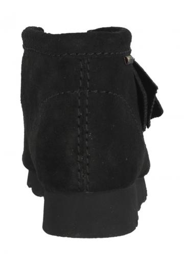 Ботинки на шнуровке