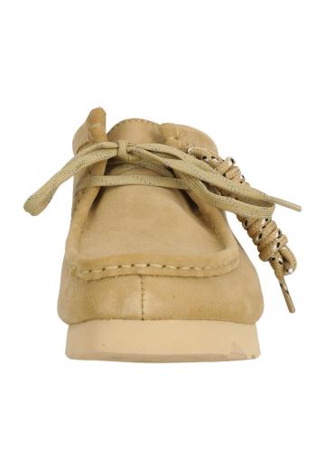 Ботинки на шнуровке