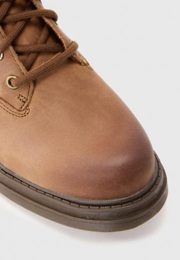 Ботинки на шнуровке