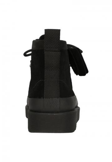 Ботинки на шнуровке