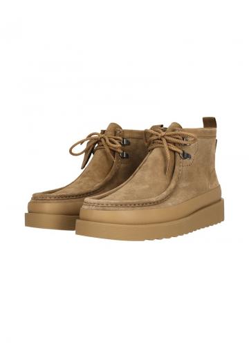 Ботинки на шнуровке