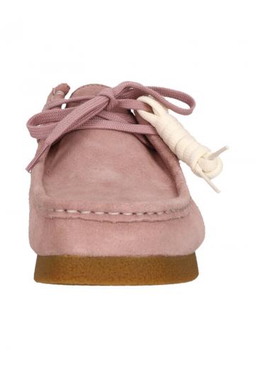 Ботинки на шнуровке