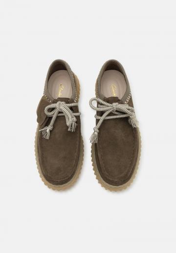 Ботинки на шнуровке