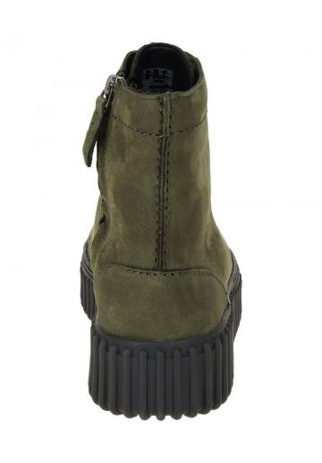 Ботинки на шнуровке