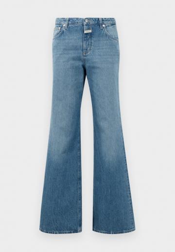 Клешеные джинсы