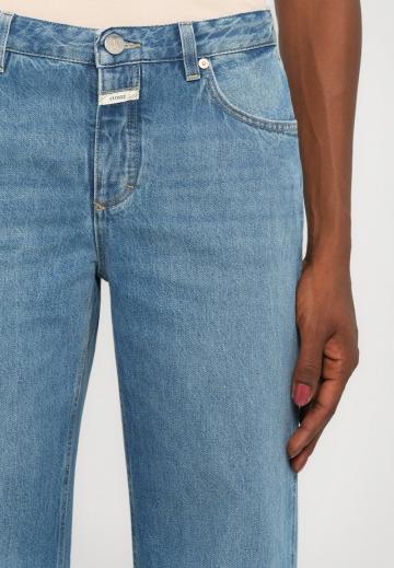 Клешеные джинсы