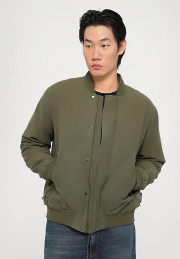 Куртка бомбер