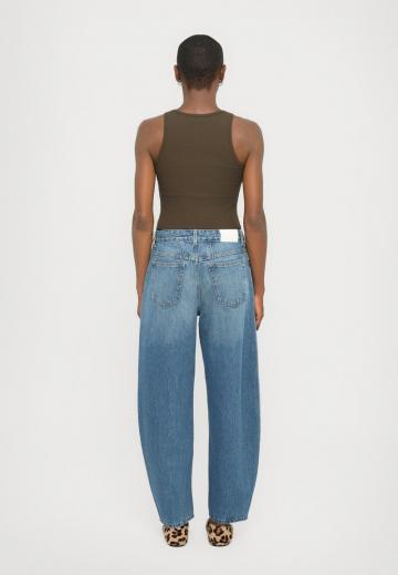 Джинсы бойфренда