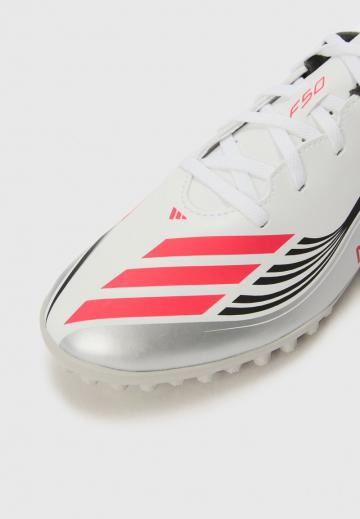 Футбольные бутсы