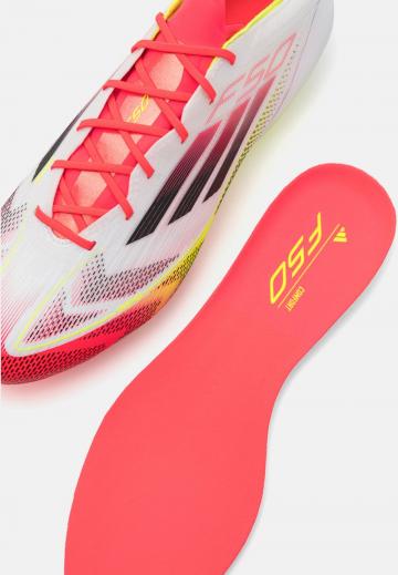 Футбольные бутсы