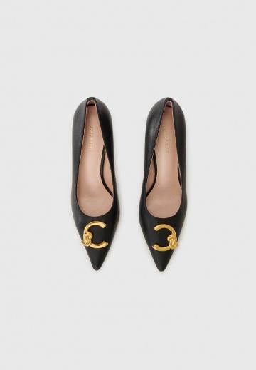 Туфли на высоком каблуке