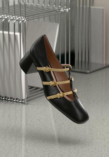 Туфли с высоким носом