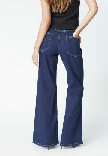 Клешеные джинсы