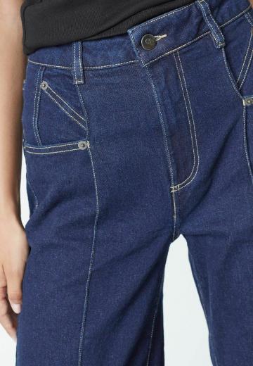 Клешеные джинсы