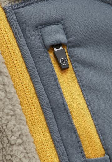 Спортивная куртка