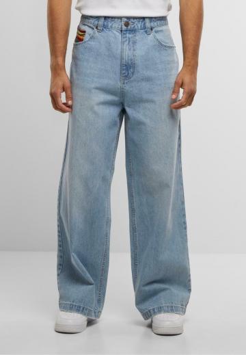 Прямые джинсы