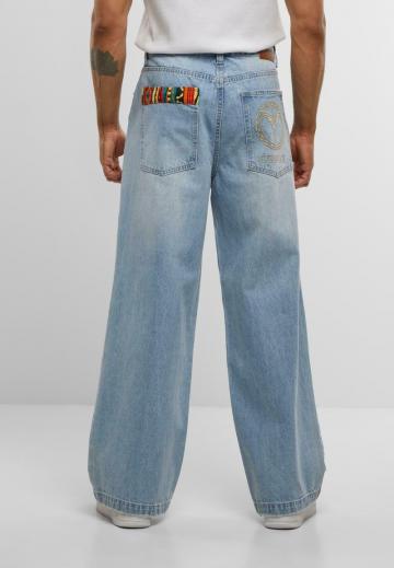 Прямые джинсы