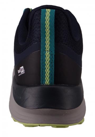 Походные кроссовки